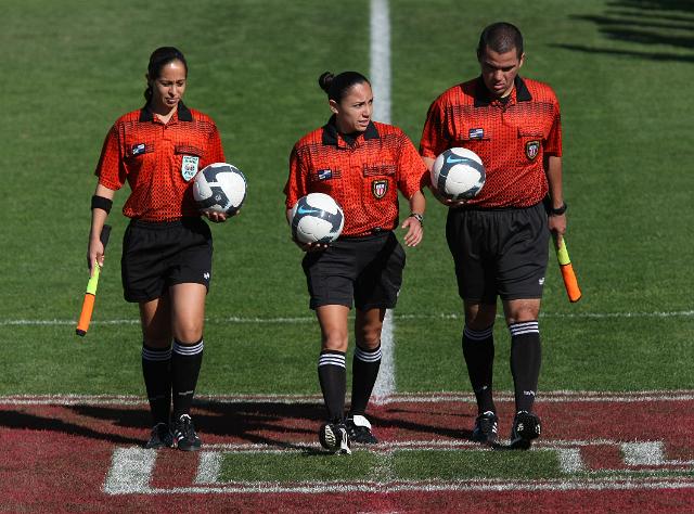 Stanford-Cal Womens soccer-009.JPG - 2009 NCAA Women's Soccer, Cal at Stanford.